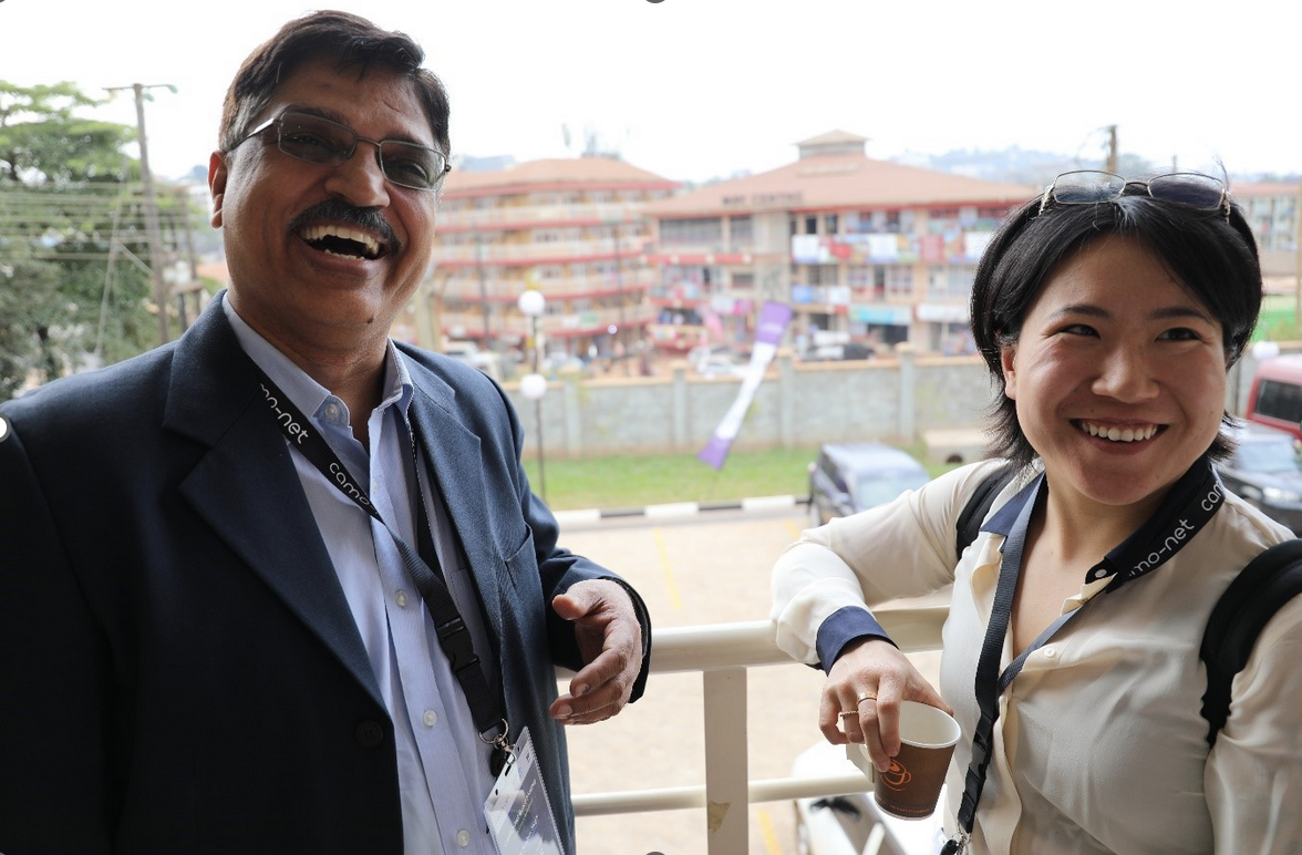 Nina Zhu enjoying coffee and a chat with Dr Sanjeev Singh, CAMO-Net India lead 