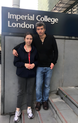 Amy and her dad at the South Kensington campus