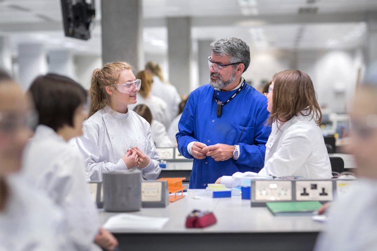 Pietro Spanu, teaching second year students of Applied Molecular Biology in Biological Sciences. By Thomas Angus